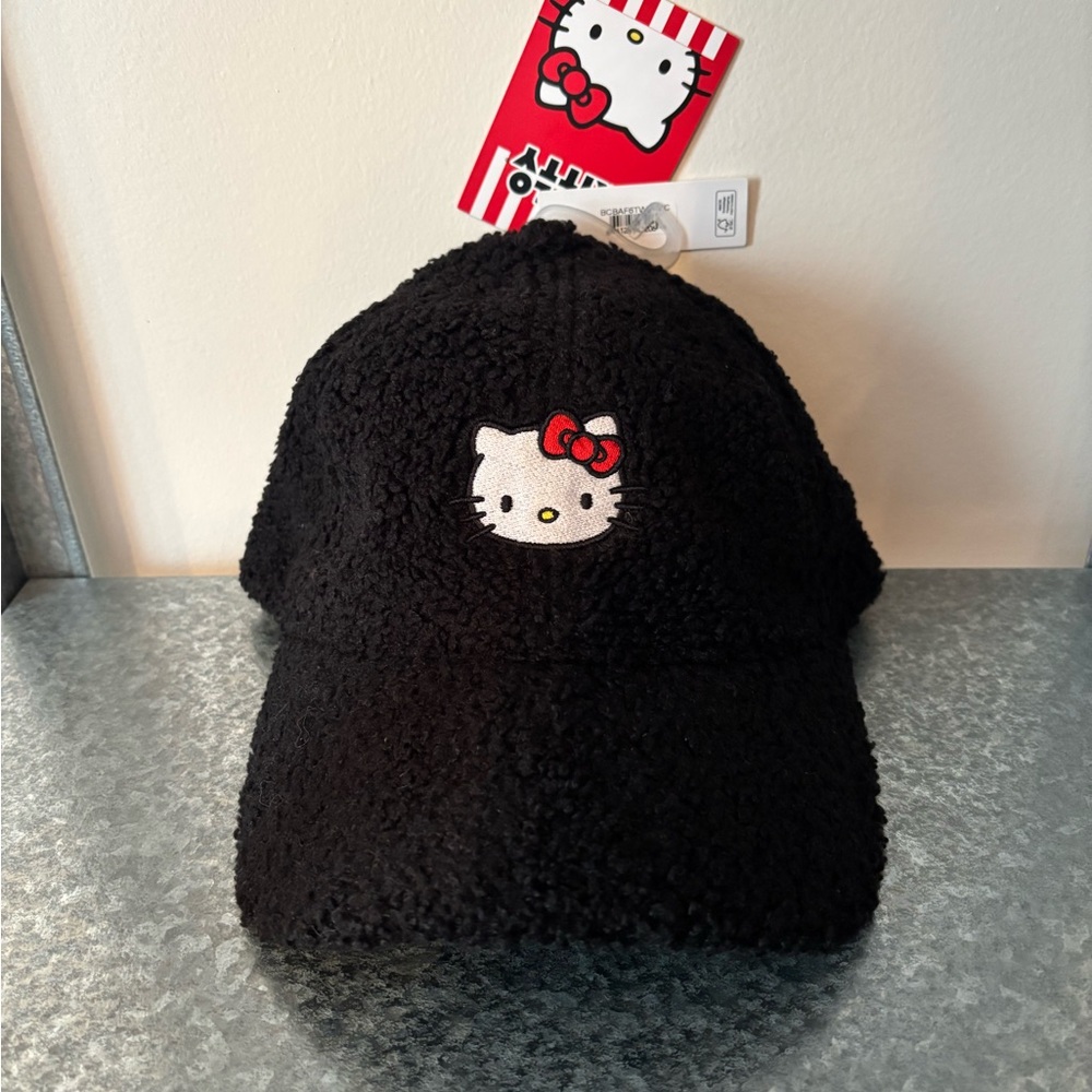 Bioworld Black Fleece Cap with Hello Kitty